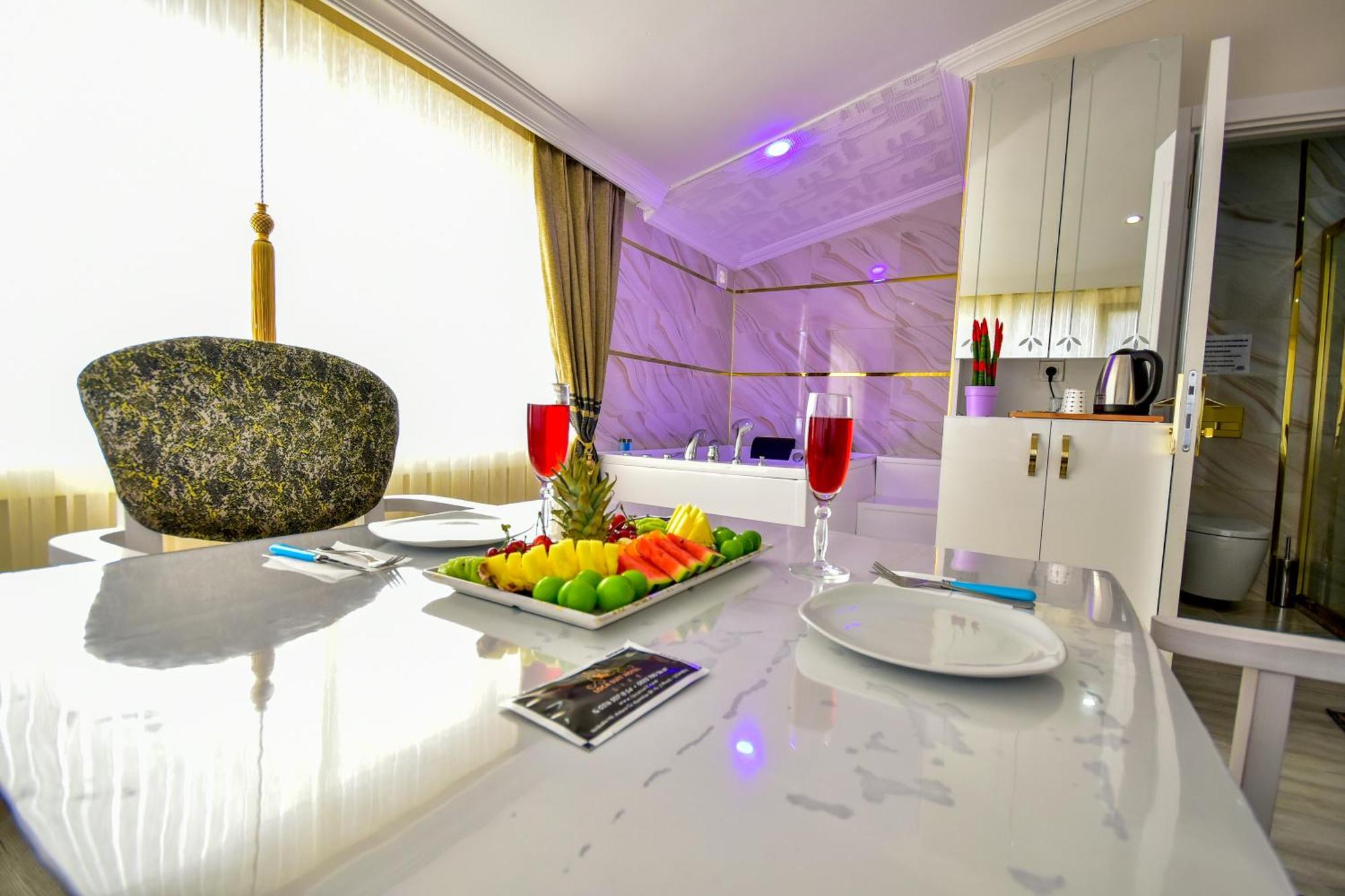 Loca Suit Life Airport Hotel Истанбул Екстериор снимка