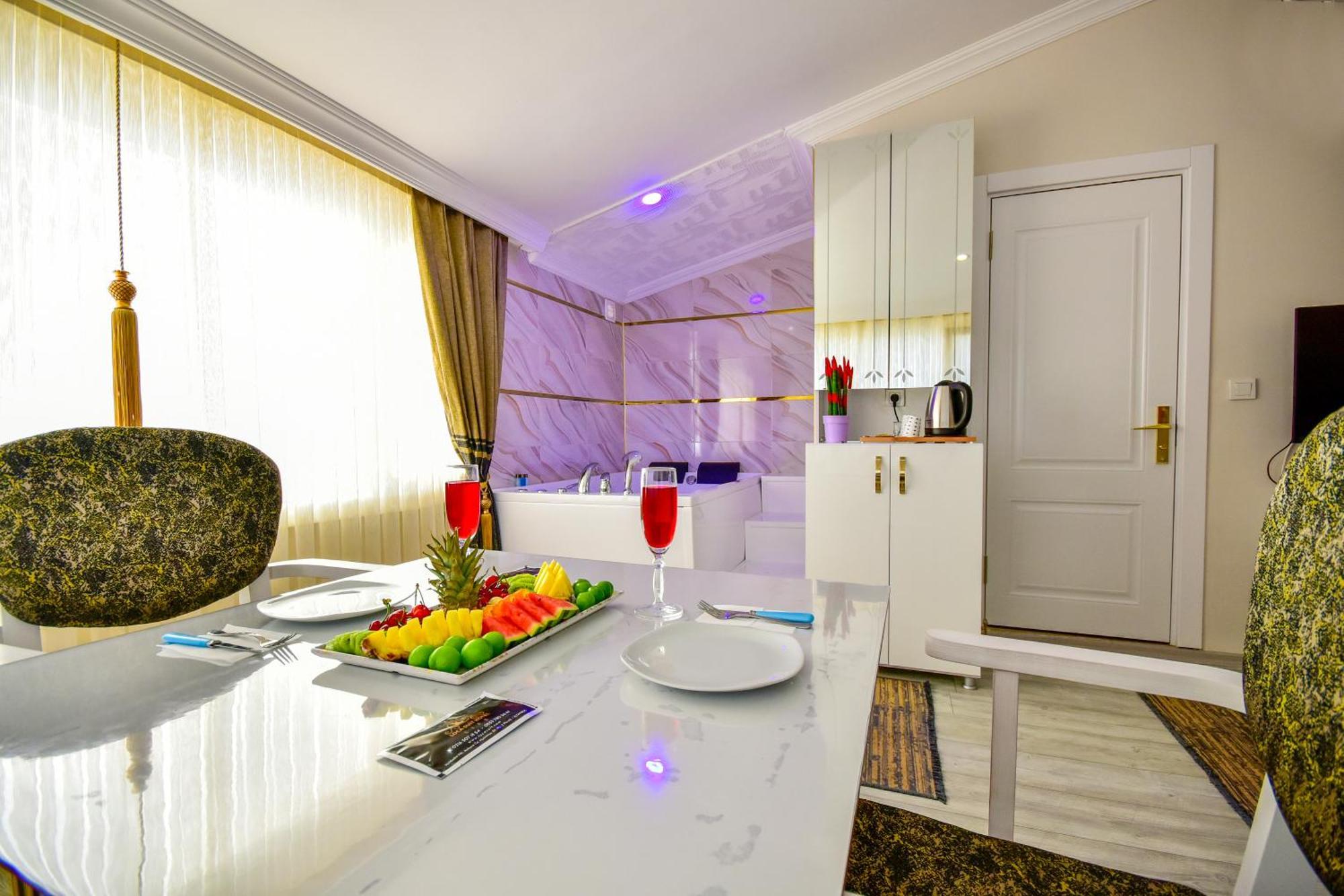 Loca Suit Life Airport Hotel Истанбул Екстериор снимка